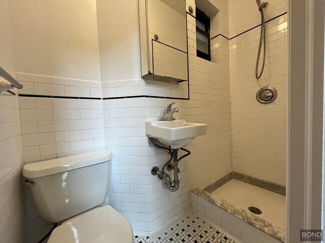 Foto del edificio - 283 Mott St