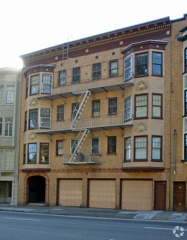 Building Photo - 1555 Oak St