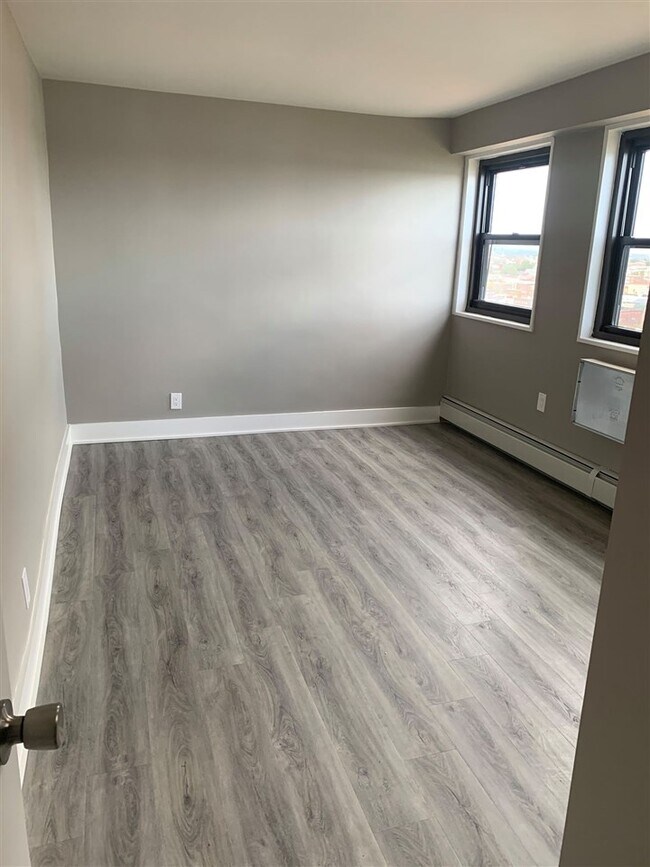 Foto del edificio - 5601 Boulevard E