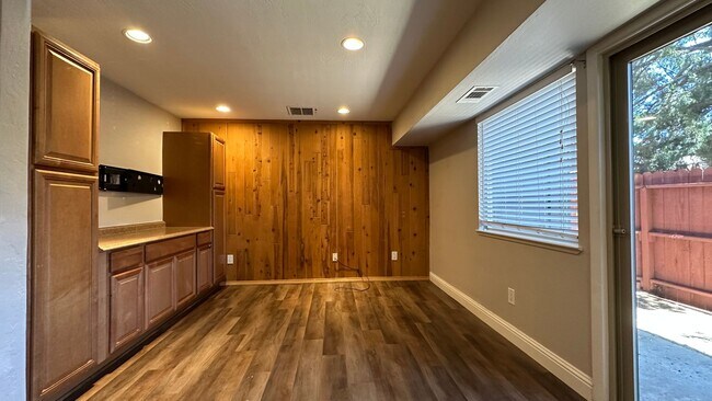 Foto del edificio - 3132 Bristle Branch Dr