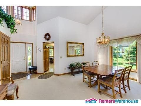 Building Photo - 1215 Silverthorn Ct