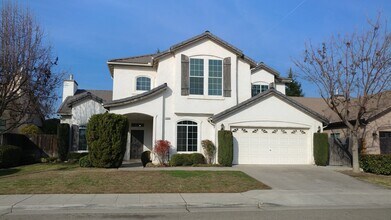 Building Photo - 1090 E Royal Dornoch Ave