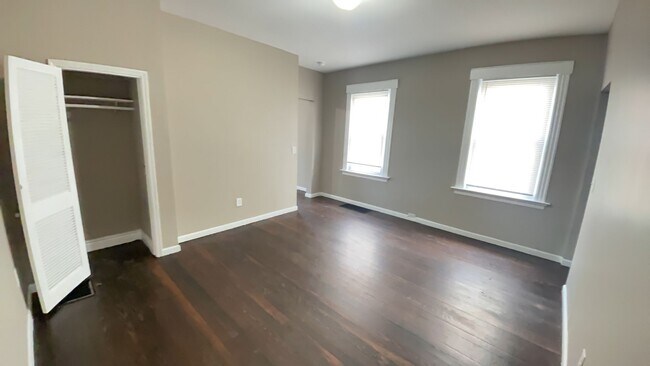 Foto del edificio - 5121 Silver St