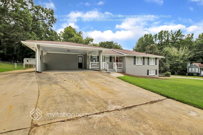 Building Photo - 3753 Briarcliff Dr