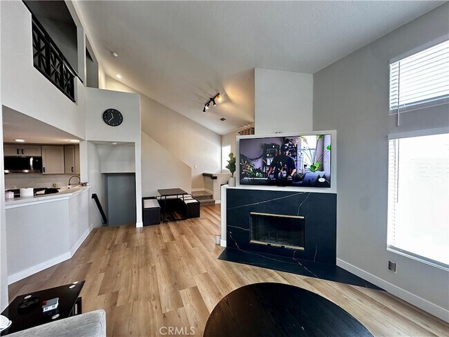 Foto del edificio - 932 N Turner Ave
