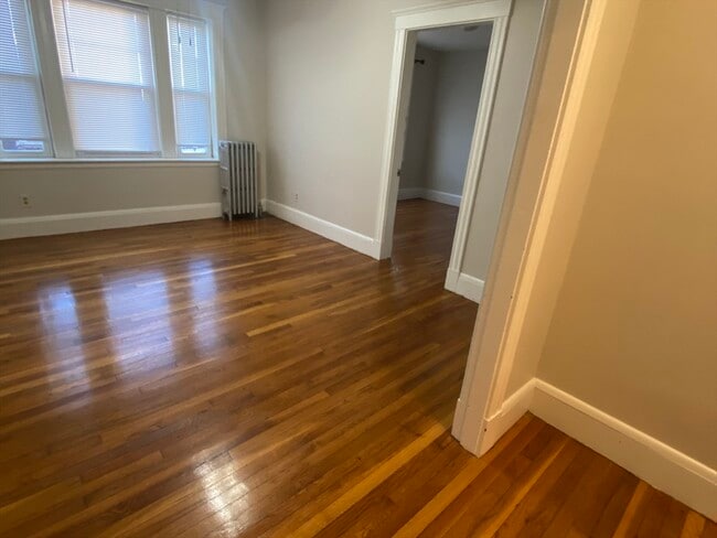 Building Photo - 81 Whiting St