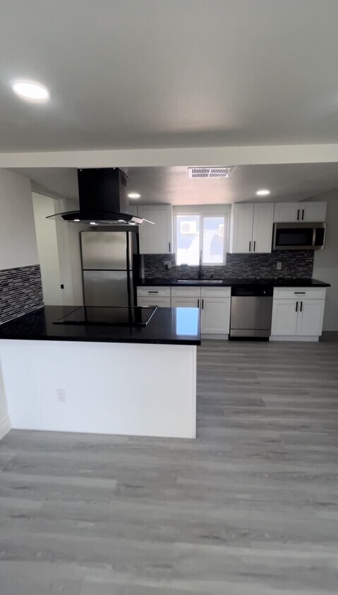 Foto principal - 210 W Monroe Ave