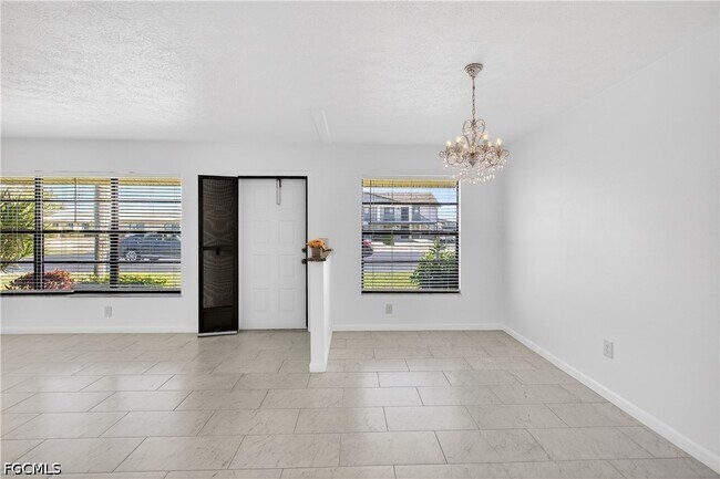 Foto del edificio - 3916 SE 11th Pl