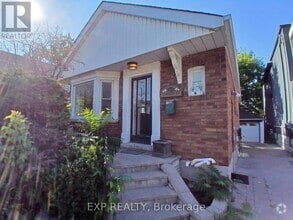 Building Photo - 6 Dunkirk Rd