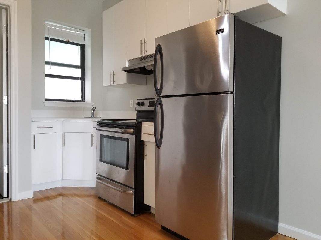 Foto principal - 144 Bruckner Blvd