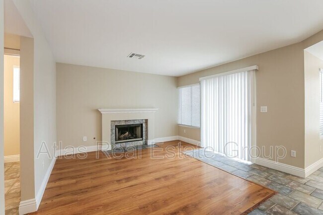 Building Photo - 1233 Red Hollow Dr