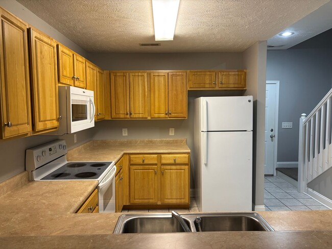 Building Photo - Coastal Duplex for Rent – Less Than One Mile from Ocean Isle Beach