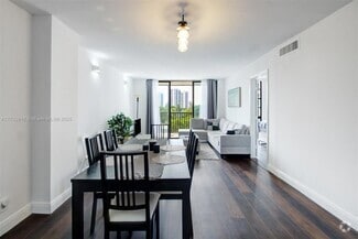 Building Photo - 3401 N Country Club Dr