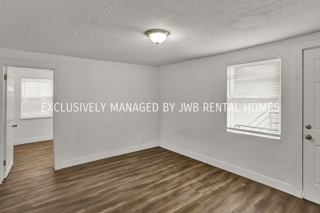 Building Photo - 1334 Barnett St