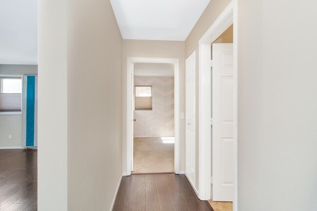 Building Photo - 540 65th St