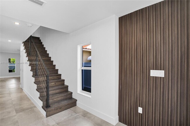 Foto del edificio - 3431 SW 16th Ter