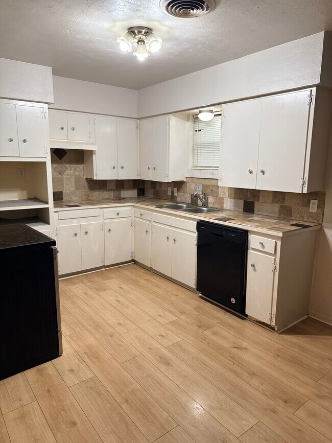 Foto del edificio - 2503 Broadview St
