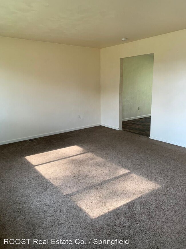 Building Photo - 2 br, 1 bath House - 3337 Upper Valley Pike