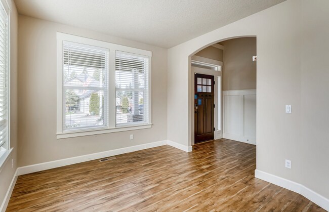 Foto del edificio - Stunning 4 bedroom/3 bathroom home in Felida!