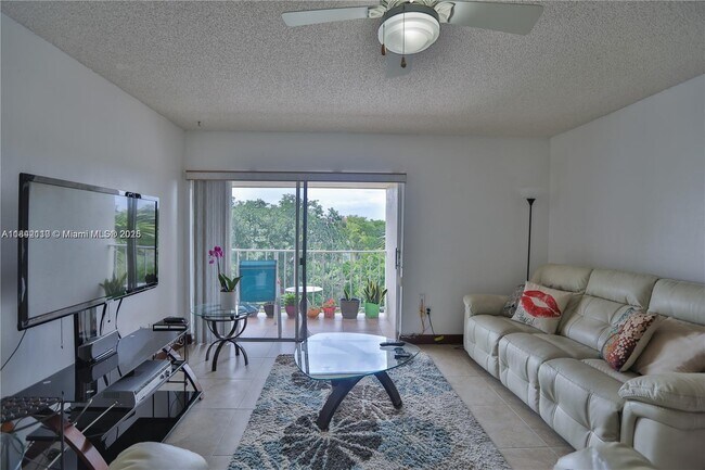 Foto del edificio - 7755 SW 86th St
