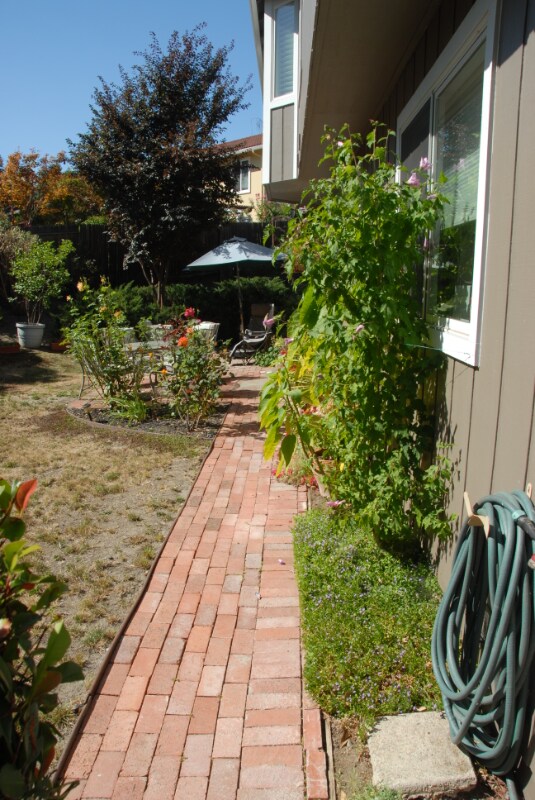 Building Photo - 1662 Stanmore Dr