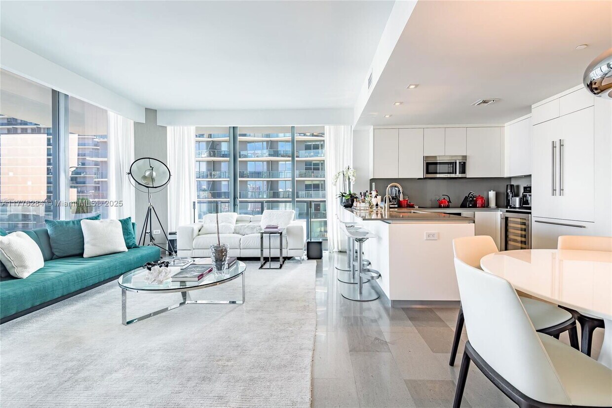 Foto principal - 88 SW 7th St