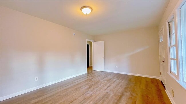 Foto del edificio - 2744 Fairlane Dr SE