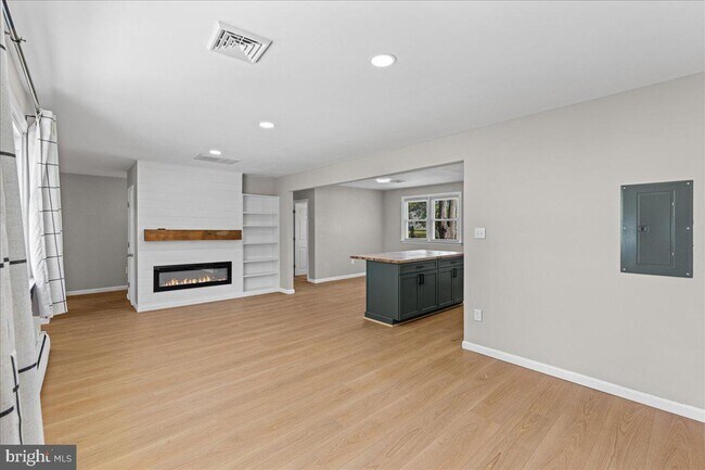 Foto del edificio - 1 Spruce Ln