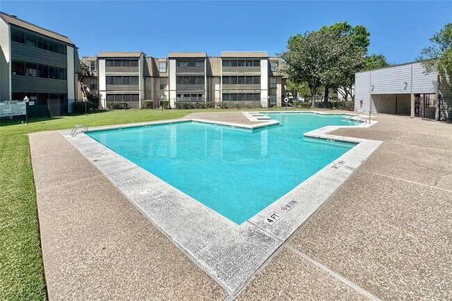 Foto del edificio - 3075 Walnut Bend Ln