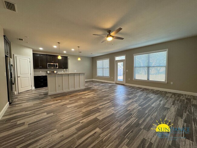 Foto del edificio - Centrally located 3 Bedroom Home in Fort W...