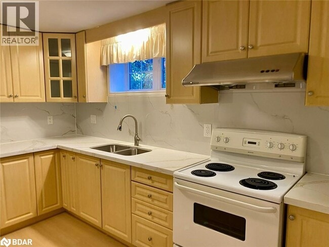 Building Photo - 1 Shady Glen Crescent