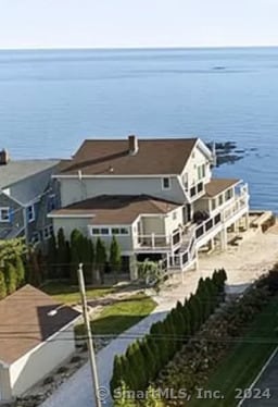 Building Photo - 318 Cosey Beach Ave