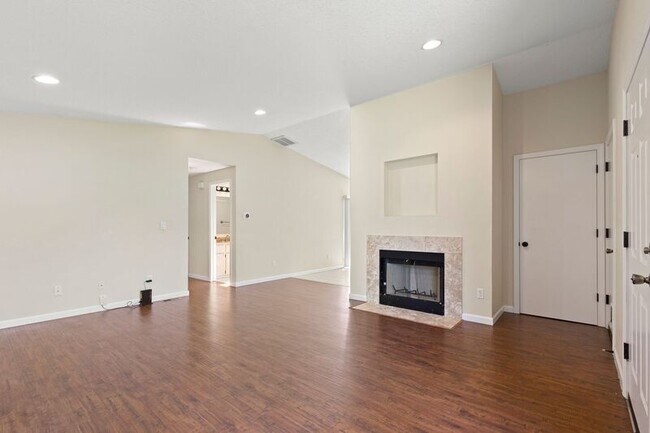 Foto del edificio - 3918 SE 52nd Ave