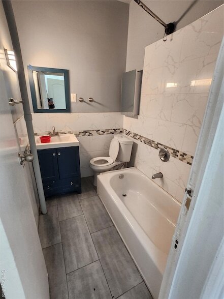 Building Photo - 308 Hooper St