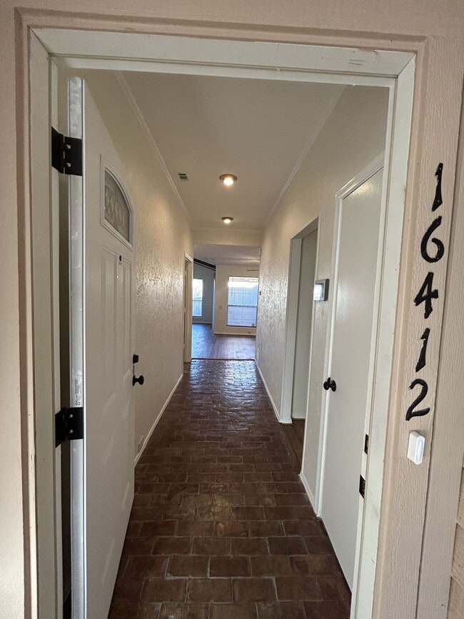 Foto del edificio - 16412 Lauder Ln