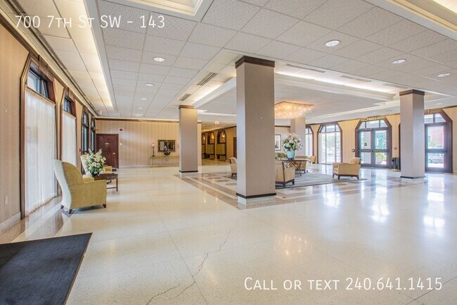 Building Photo - 700 7th St SW