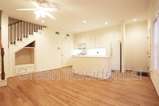 Foto del edificio - 1967 University Blvd