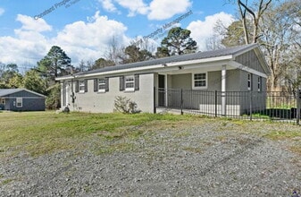 Building Photo - 169 Garrison Rd