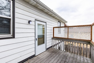 Building Photo - 344 6th Ave S