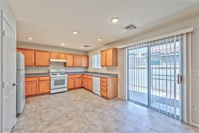 Building Photo - 10336 Faustine Ave