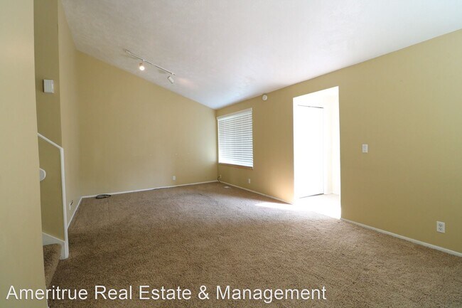 Building Photo - 629 E Malibu Dr