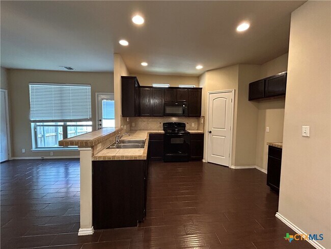 Foto del edificio - 1137 Brown Rock Dr