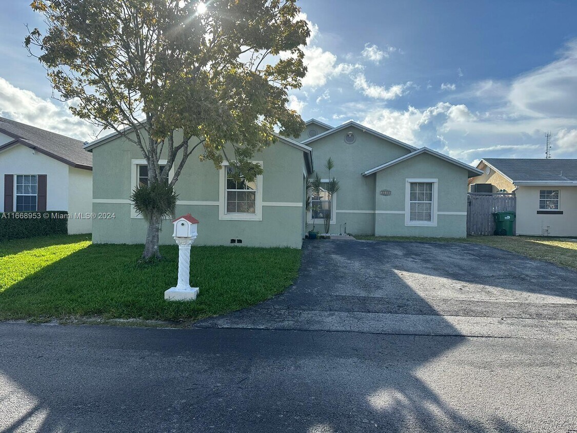 Primary Photo - 24962 SW 128th Ct