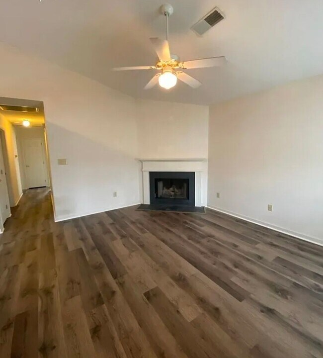 Foto del edificio - COMING SOON! 3 Bed 2 Bath Single Family Home w/ Garage!