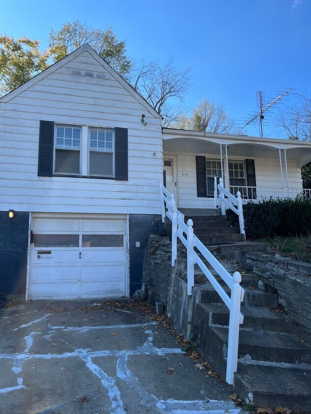 Primary Photo - Two Bedroom House with Attached Garage