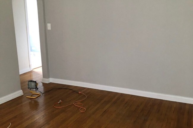 Foto del edificio - 6376 N Hermitage Ave