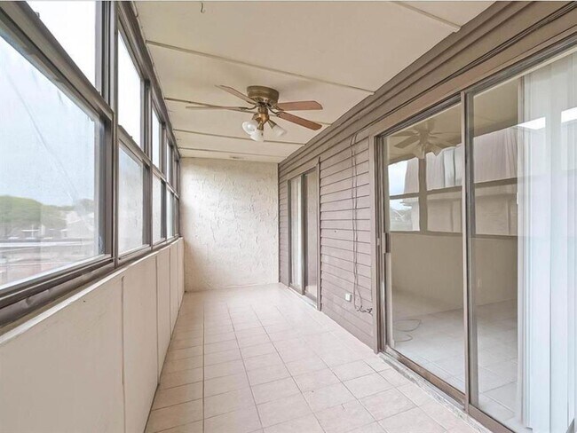 Foto del edificio - 3045 Walnut Bend Ln