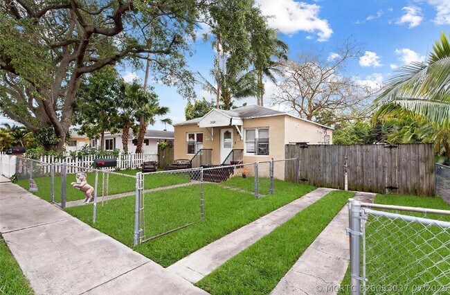 Building Photo - 2434 McKinley St