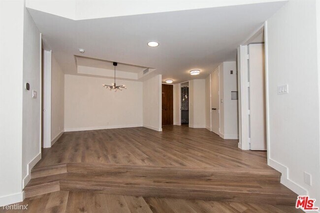 Building Photo - 415 S Spalding Dr