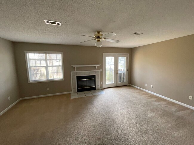 Building Photo - 104 Woodrun Dr